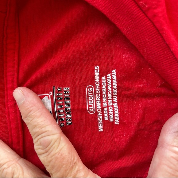 MLB Bryce Harper #3 Philadelphia Phillies red Crewneck T shirt. EUC. Soft.  XL - Picture 6 of 9